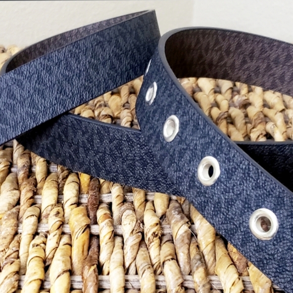 Nwt Michael Kors Reversible Belt.....L - Picture 2 of 3